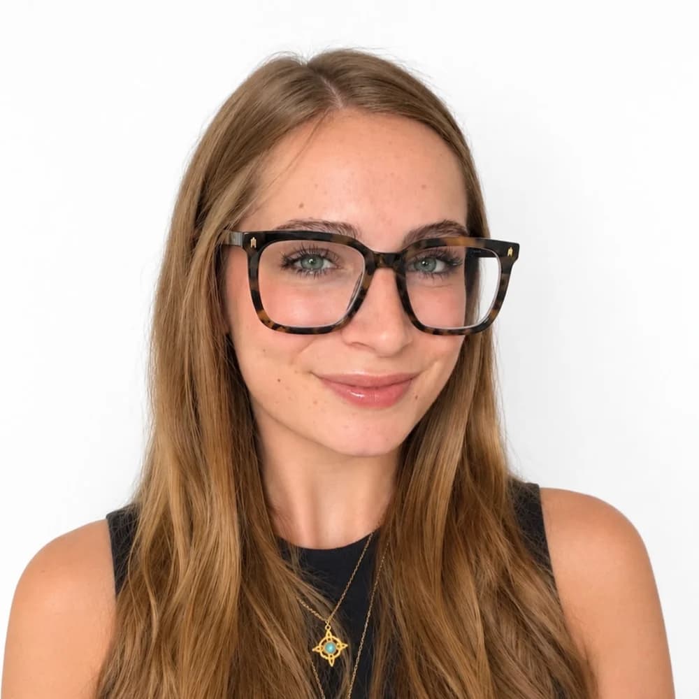 Retrato profesional autorizado de Ainhoa Canfran García, directora comercial para España de CreHado Digital